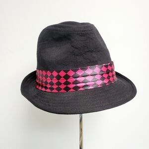 COTTON HAT WITH PINK AND BLACK RIBBON